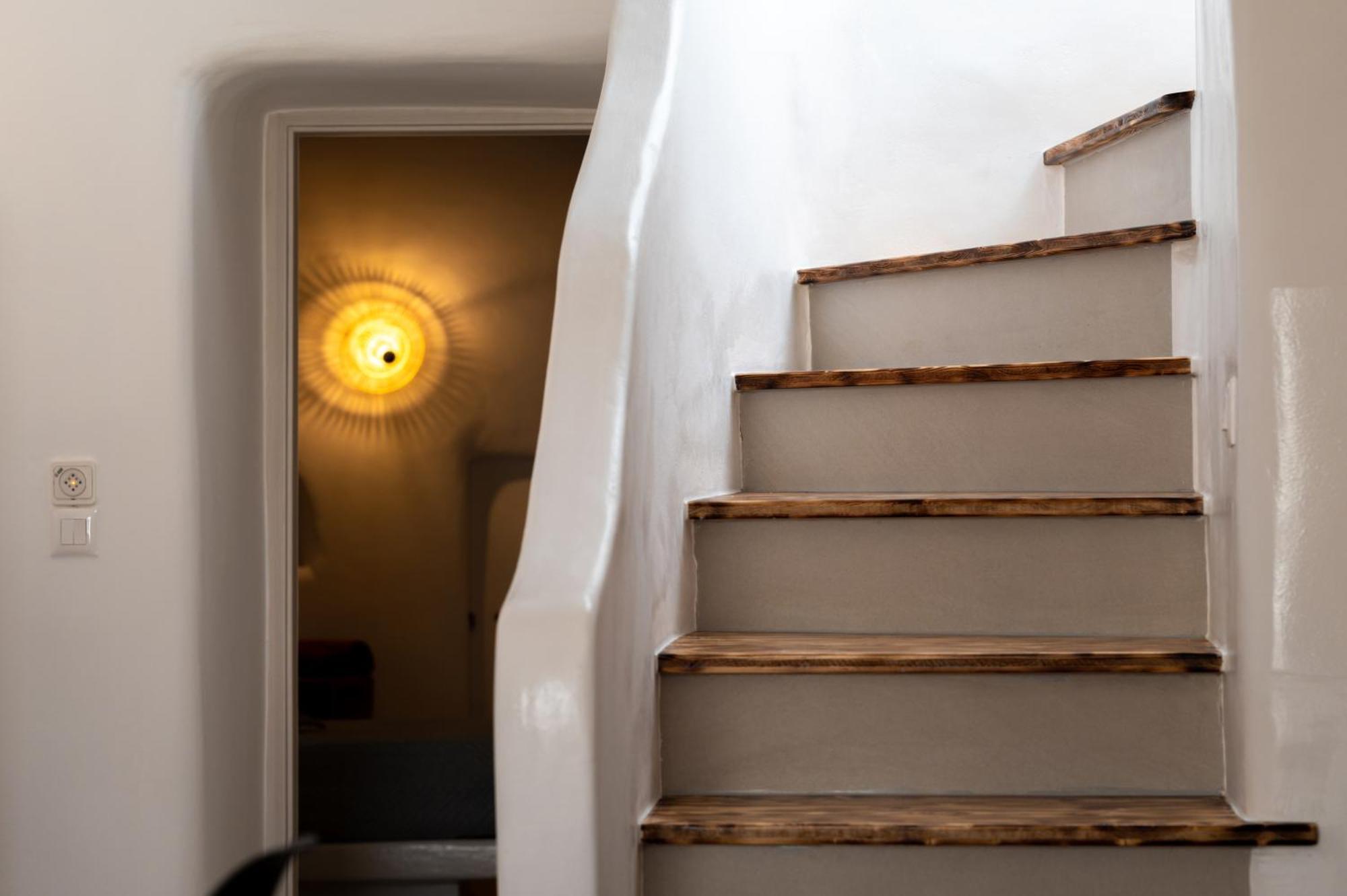 Deep Cave Suites Kontochori Fira  Dış mekan fotoğraf