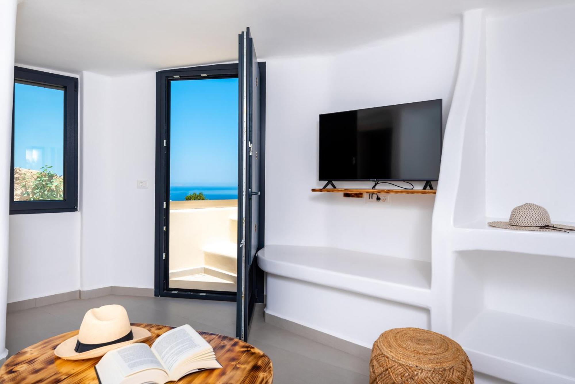 Deep Cave Suites Kontochori Fira  Dış mekan fotoğraf