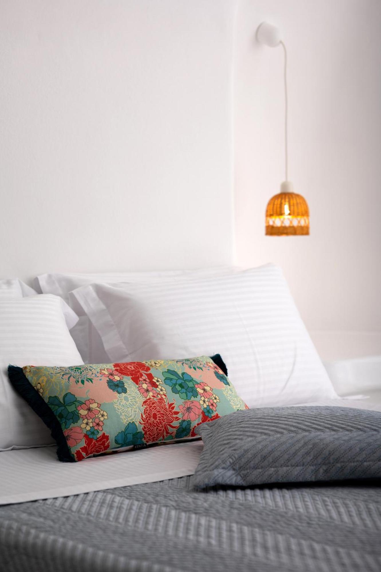 Deep Cave Suites Kontochori Fira  Dış mekan fotoğraf