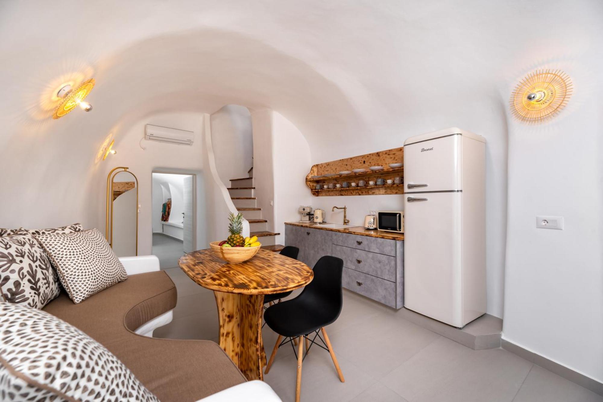 Deep Cave Suites Kontochori Fira  Dış mekan fotoğraf