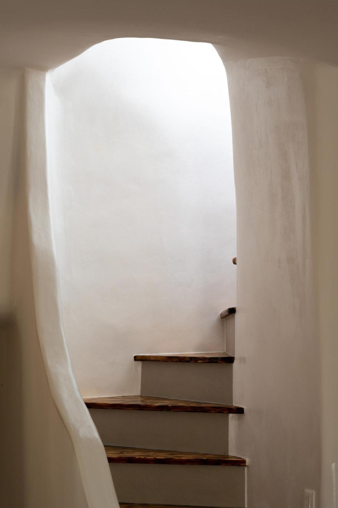 Deep Cave Suites Kontochori Fira  Dış mekan fotoğraf