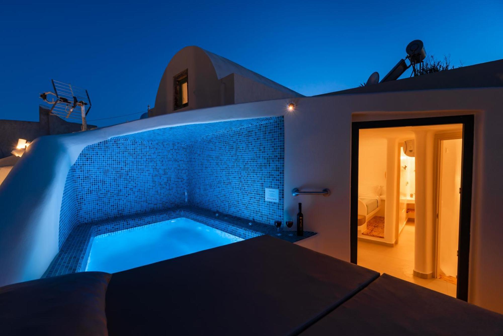 Deep Cave Suites Kontochori Fira  Dış mekan fotoğraf