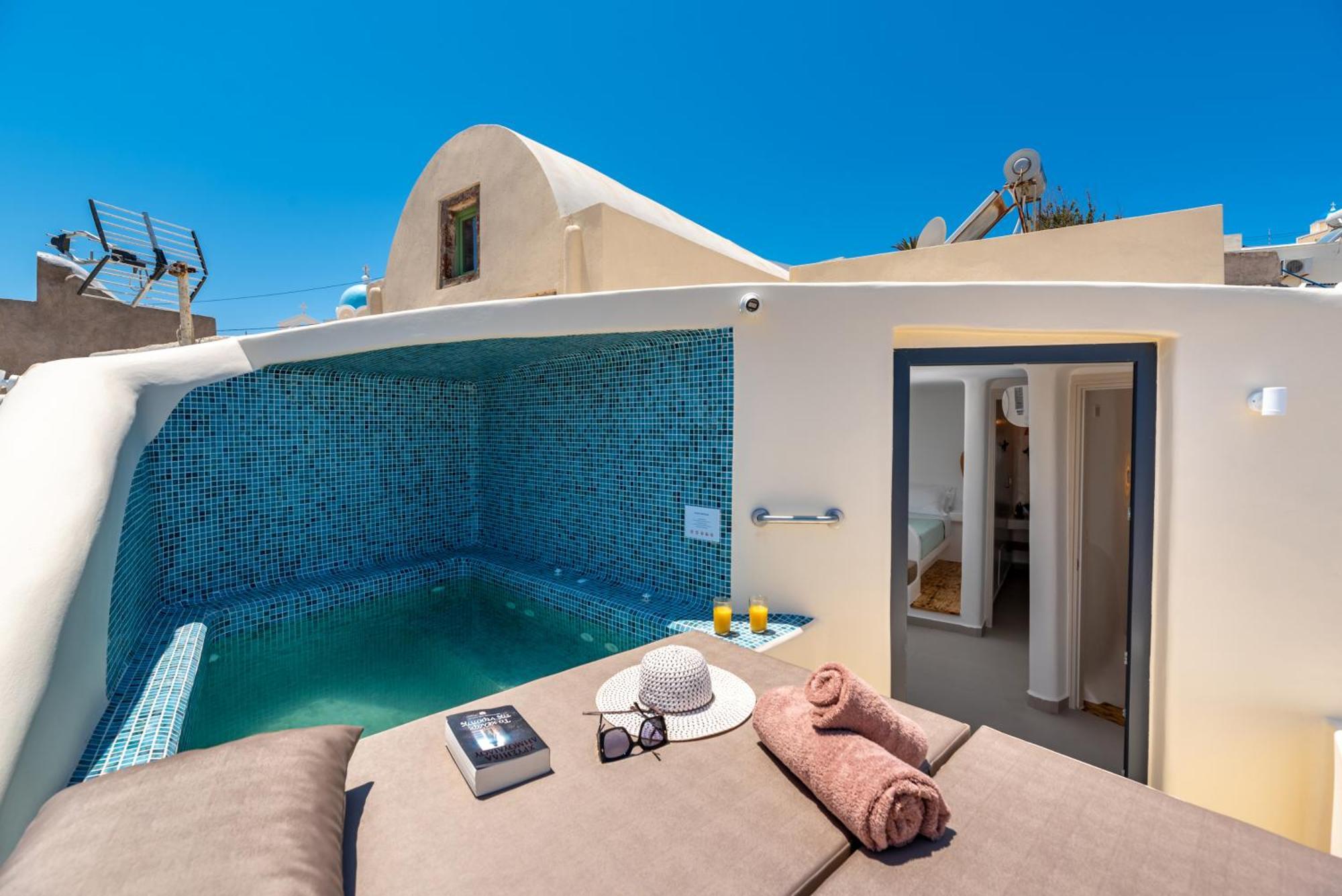Deep Cave Suites Kontochori Fira  Dış mekan fotoğraf